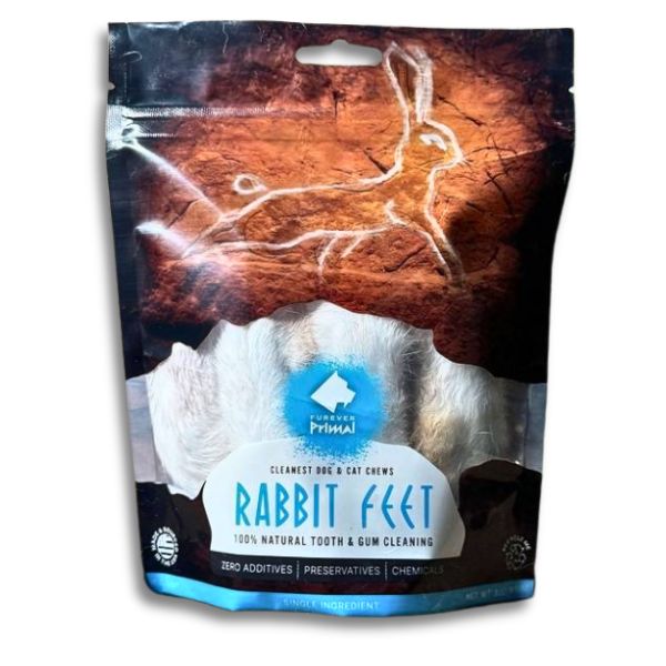 Natural rabbit feet chew for dogs and cats, promoting digestive health and dental care.